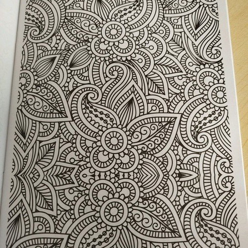 Antistres book used in perfect condition with 16 designs