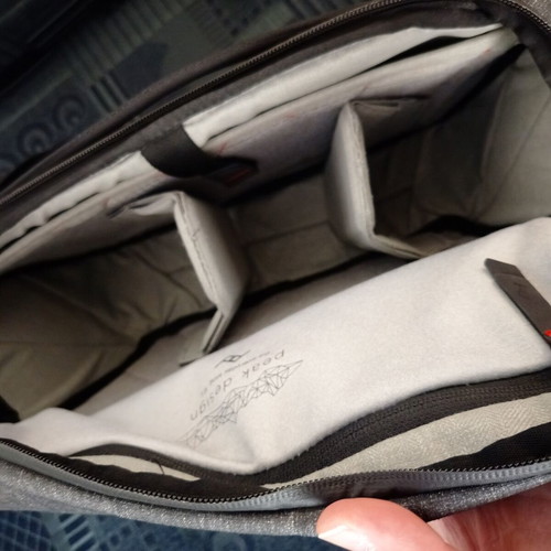 Peak Design Everyday Sling 10L used, crossbody bag black and gray