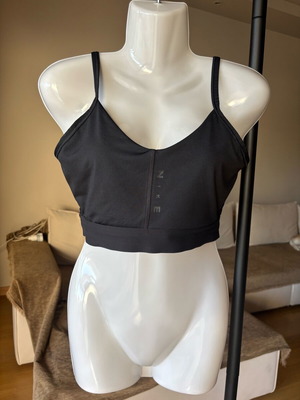Nike sports bra L dri fit like new, black