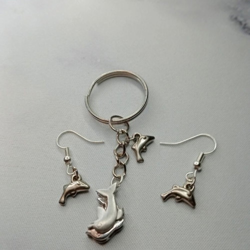 Handmade magic jewelry set with keychain and earrings silver