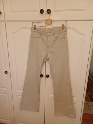 Women's H&M jeans like new, elastic, size 40, ice color