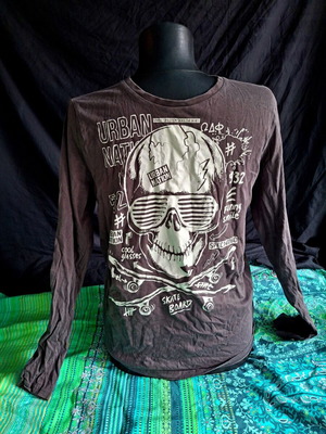 Here & There Long Sleeve Shirt S like new, dark gray