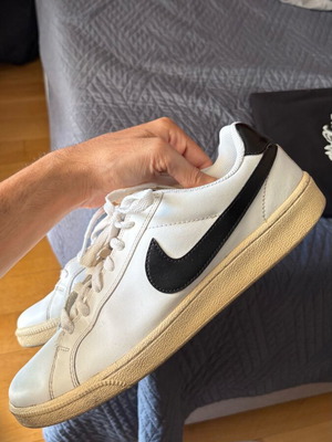 Nike Court Majectic white black shoes used, size 45