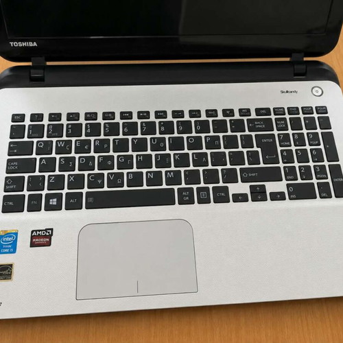 Toshiba Satellite L50-B laptop with Intel Core i5, 6GB RAM, 500GB SSD