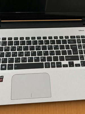 Toshiba Satellite L50-B laptop with Intel Core i5, 6GB RAM, 500GB SSD