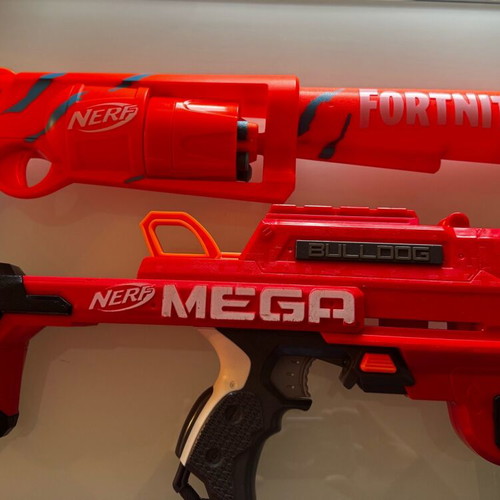 Nerf guns like new, 1 Mega and 1 Fortnite special edition
