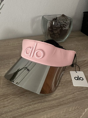 Alo Yoga Airlift Solar Visor, pink