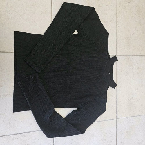 Zara ribbed black top with open shoulders like new, size medium