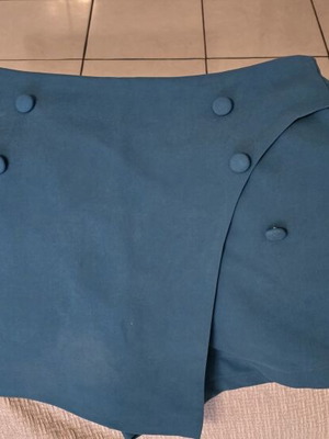 Toi & Moi skorts blue, like new, size L 40 12