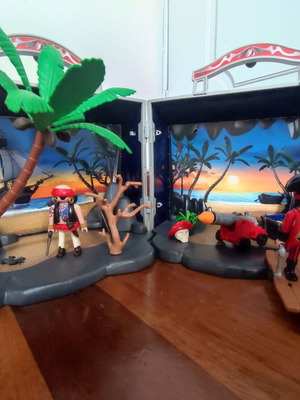 Playmobil βαλιτσάκι-νησί πειρατών σαν καινούργιο