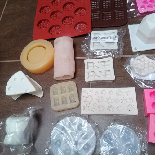 Candle making materials like new, including scents and molds