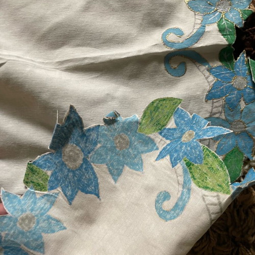 Table linen like new 77x46 cm with 2 hand-painted napkins 48x22 cm