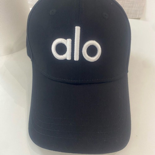 Gucci hat black like new, size M