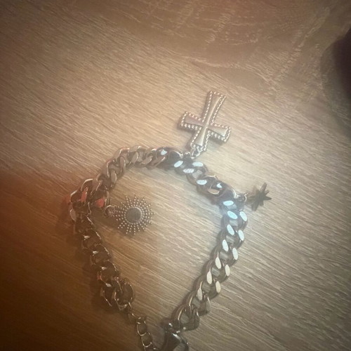 Steel bracelet new, does not tarnish