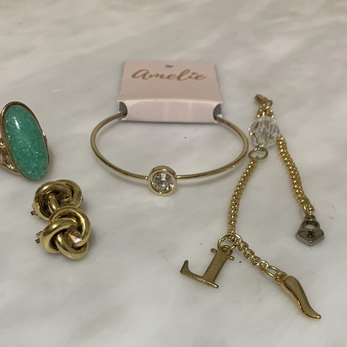 Jewelry set with bracelet, ring, clip-on earrings, keychain and brooch