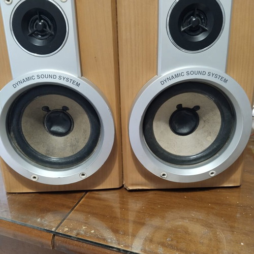 LG bookshelf speakers 2x40 W RMS