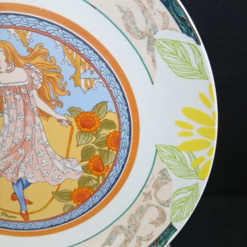Limoges France collectible porcelain plate 22k gold Louis Icart design 30cm