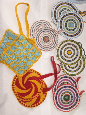 Vintage set of 6 handmade crochet kitchen pot holders 70s/80s