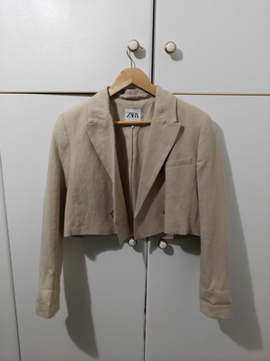 Zara cropped blazer beige color like new