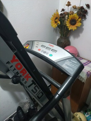 York Fitness T-510 electric treadmill used, foldable