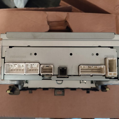 Toyota Yaris XP13 Radio CD with USB port like new, model 86120-0D640