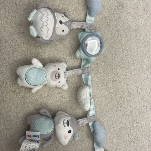 Hanging toy chain like new