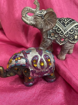 Фигурки слонов нови, комплект от 2, декоративни