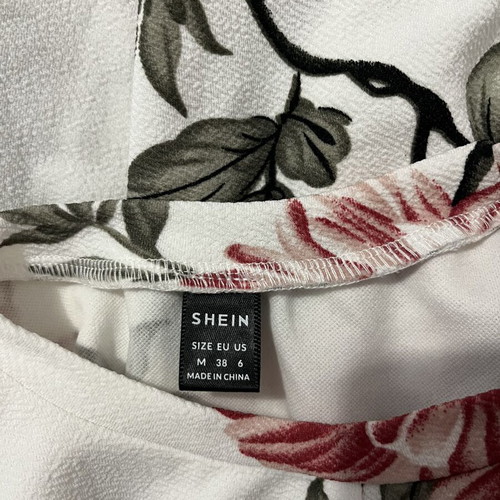 Floral crop top like new, size M, white multicolor