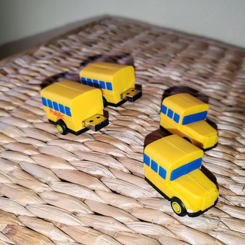 USB 14.6GB like new, pack of 2