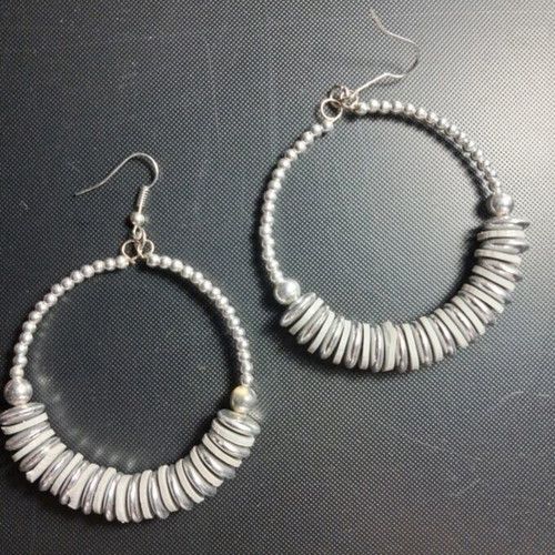 Hoop earrings like new with small gray hoops inside, 6 cm diameter