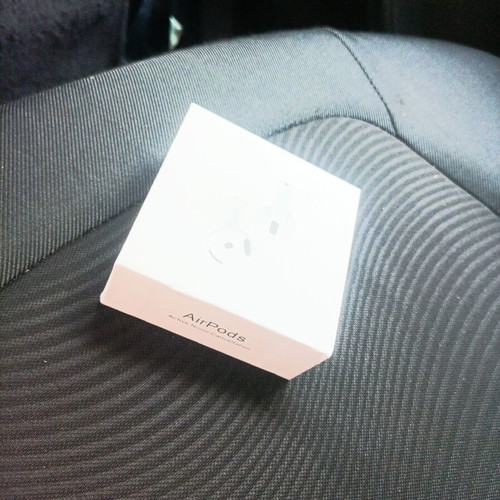 AirPods 4 used, like new with box