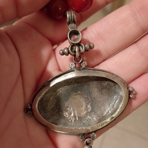 Handmade necklace with agate stones and silver 925 centerpiece Laliótis