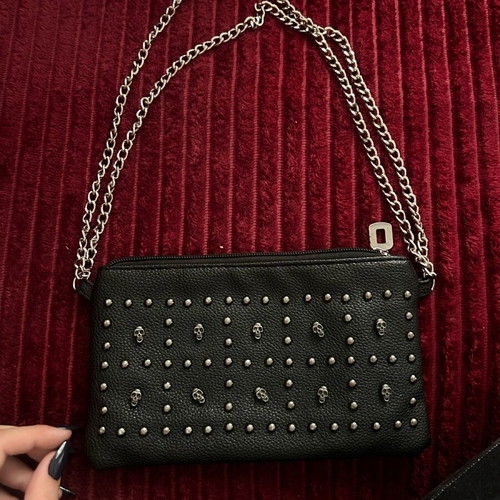 Leather handbag like new with chain, black and gray