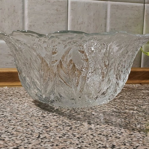Crystal fruit bowl like new with beautiful design