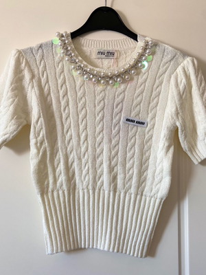 Miu Miu πλεκτό crop top με πέρλες και κρύσταλλα καινούργιο, άσπρο