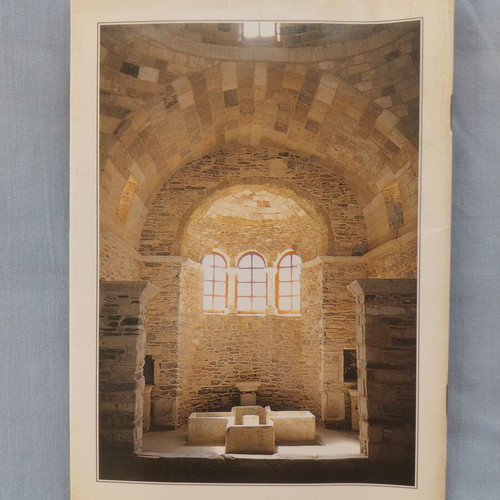 Tour guide to the Ekatontapyliani Monastery book