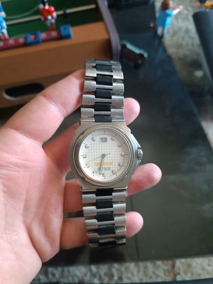 Caterpillar men's watch like new with stainless steel bracelet