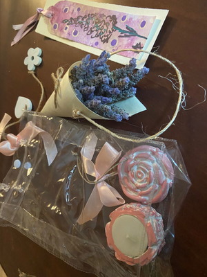Pink gift bag new with candle holder, bookmark and lavender