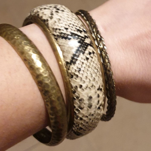 Metal bracelets set new, diameter 7-8cm, 3 pieces