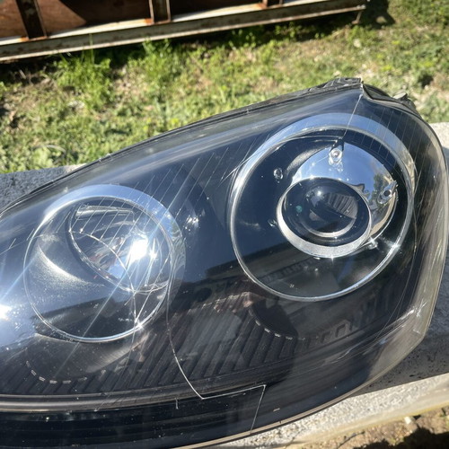 Golf 5 Driver Headlight black with projector like new