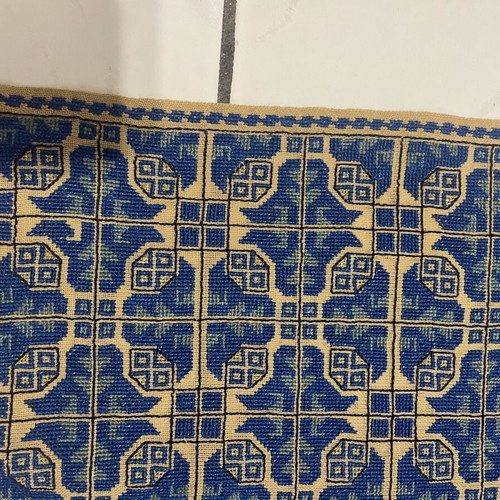 Cross-stitch table runner like new