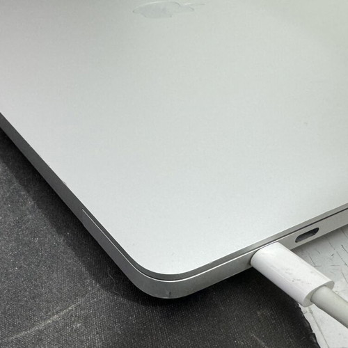 Apple MacBook Pro 16" 2019 A2141 i9 32GB 1TB SSD Touch Bar used