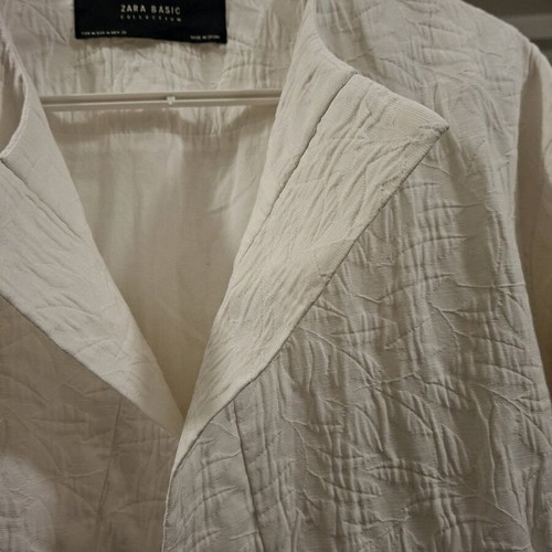 Zara white outerwear like new, size M