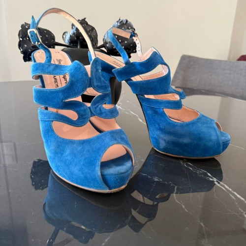 Dress2Impress blue electric leather platform sandals like new