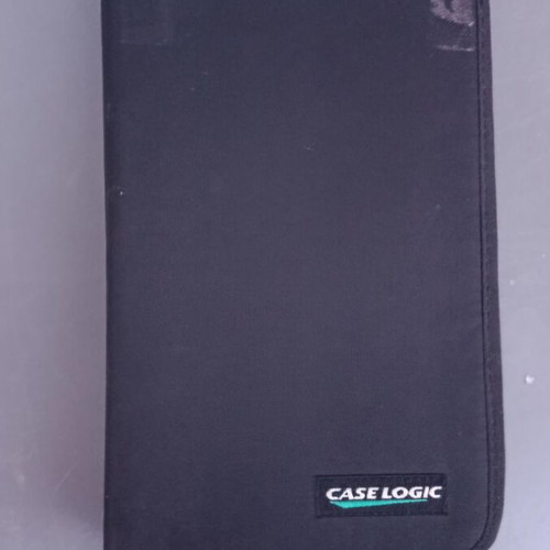 CD cases like new, Motorola 20 slots, Case Logic 48 slots, Keeper 48 slots