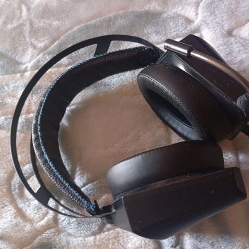 Nod wired headphones with RGB like new