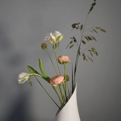 Modern Vase with Built-in Spacer made of PLA made to order