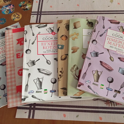 Cookbooks series like new, 365 recipes and techniques