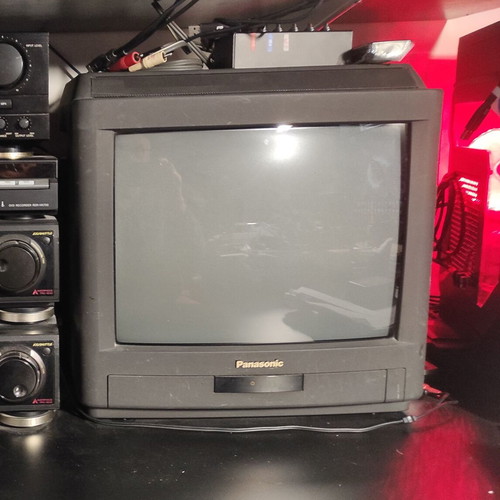 Panasonic TX-15M1T 15” CRT TV retro gaming monitor used