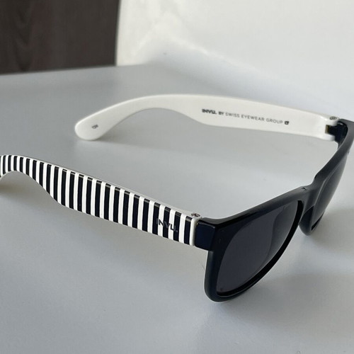 Children's sunglasses like new, black and white, for ages 3-7